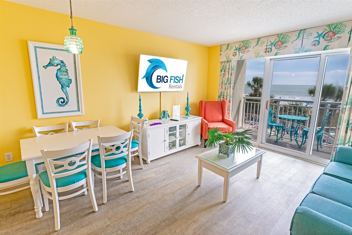 Large Living Room, Beautifully Decorated with Amazing Views