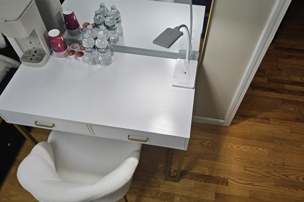 office desk/coffee machine