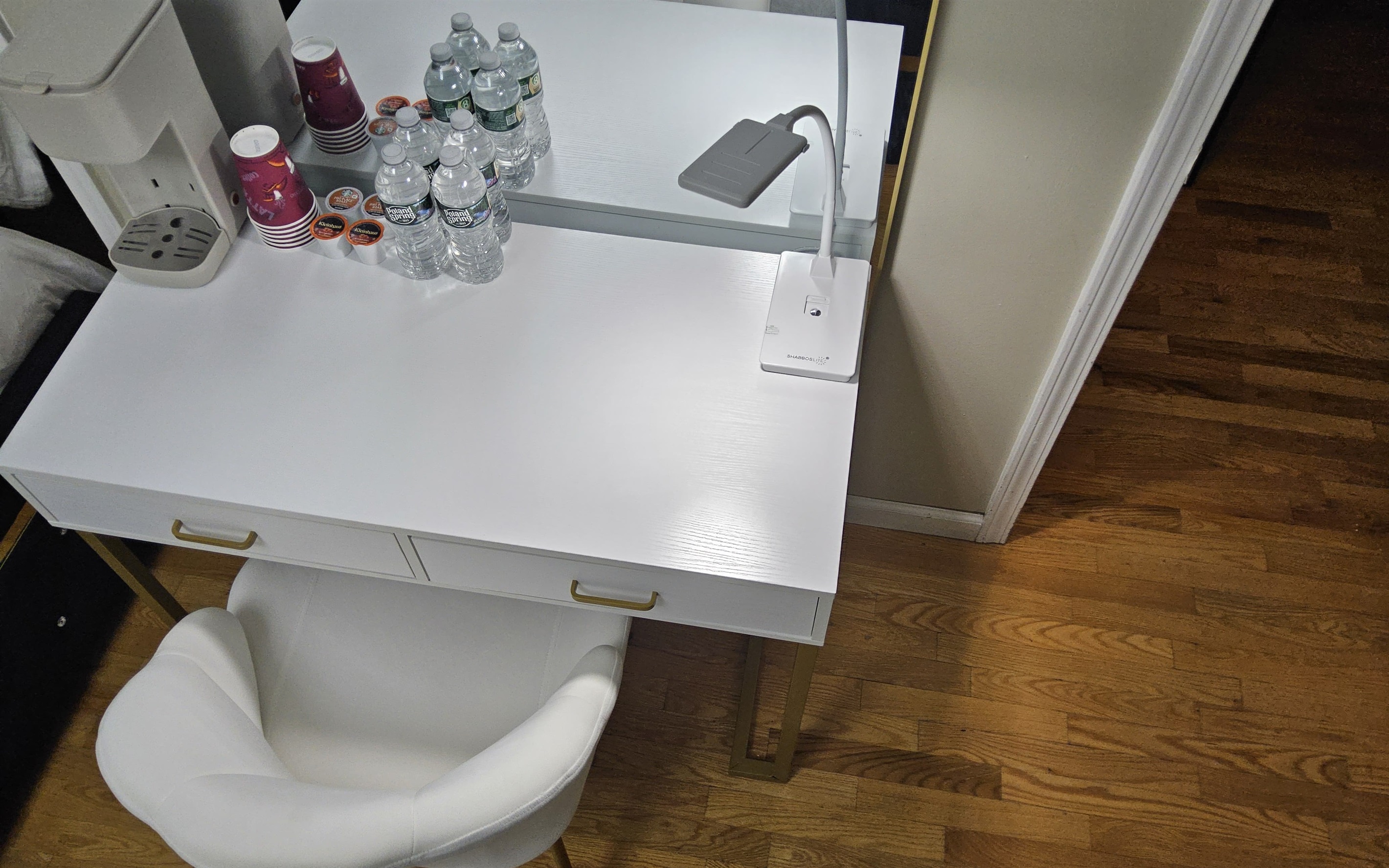 office desk/coffee machine