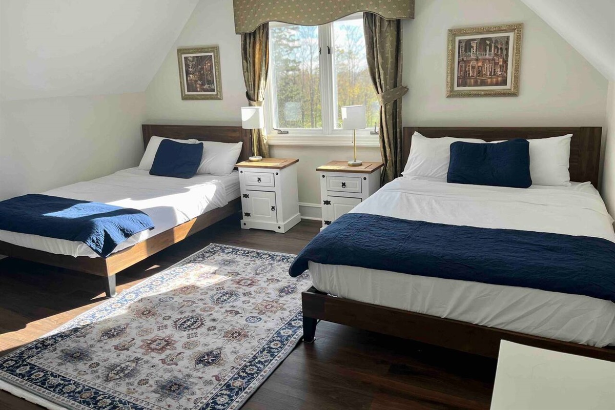 Bedroom #8 - 2 Queen Beds