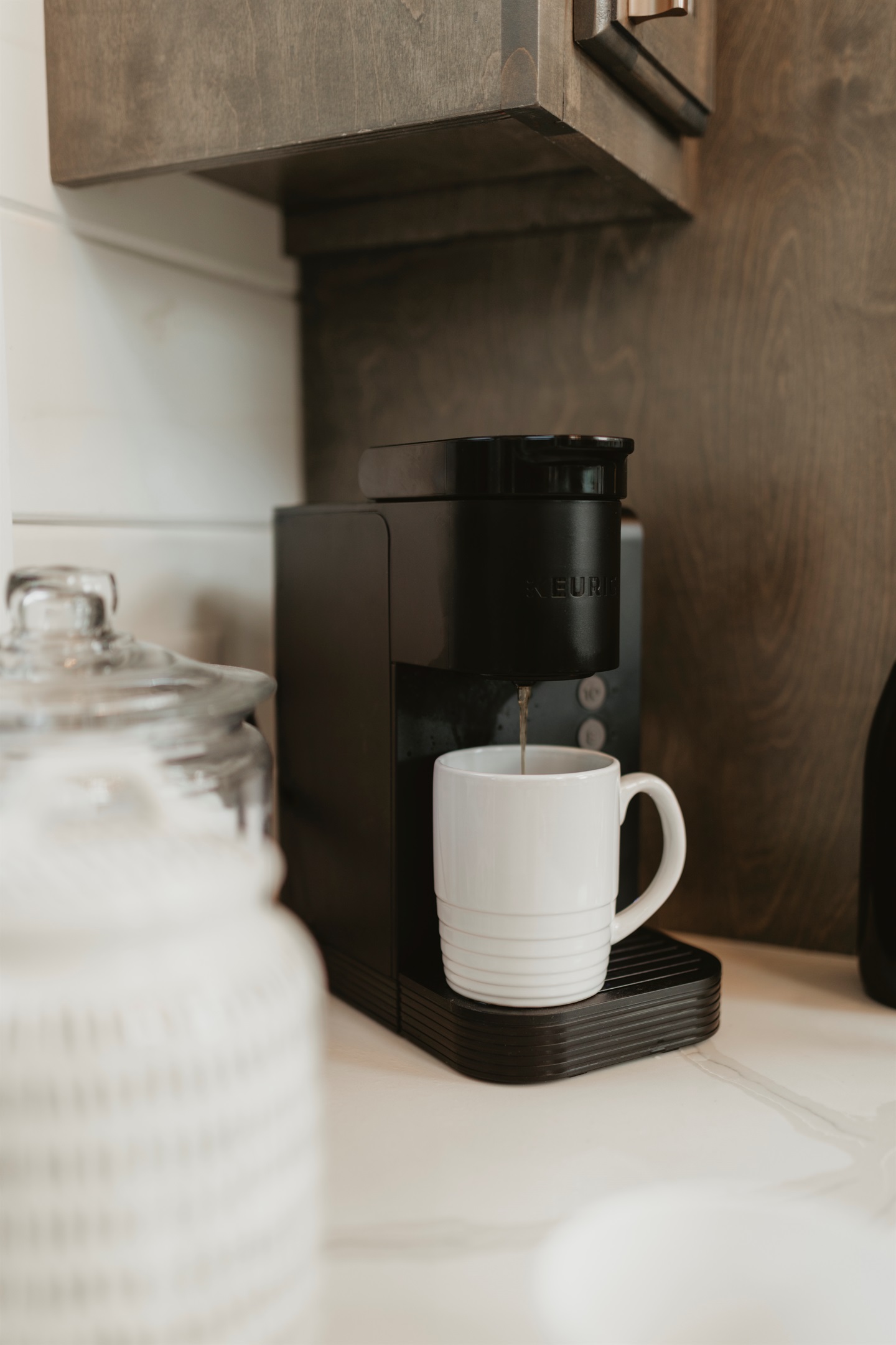 Start your mornings right at the cabin coffee bar. Brew a fresh cup, savor the quiet, and let the forest views wake you up slow. From sunrise sips to late-night refills, this little corner is made for coffee lovers.