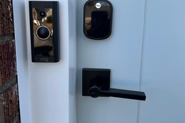 Check yourself in with the smart lock