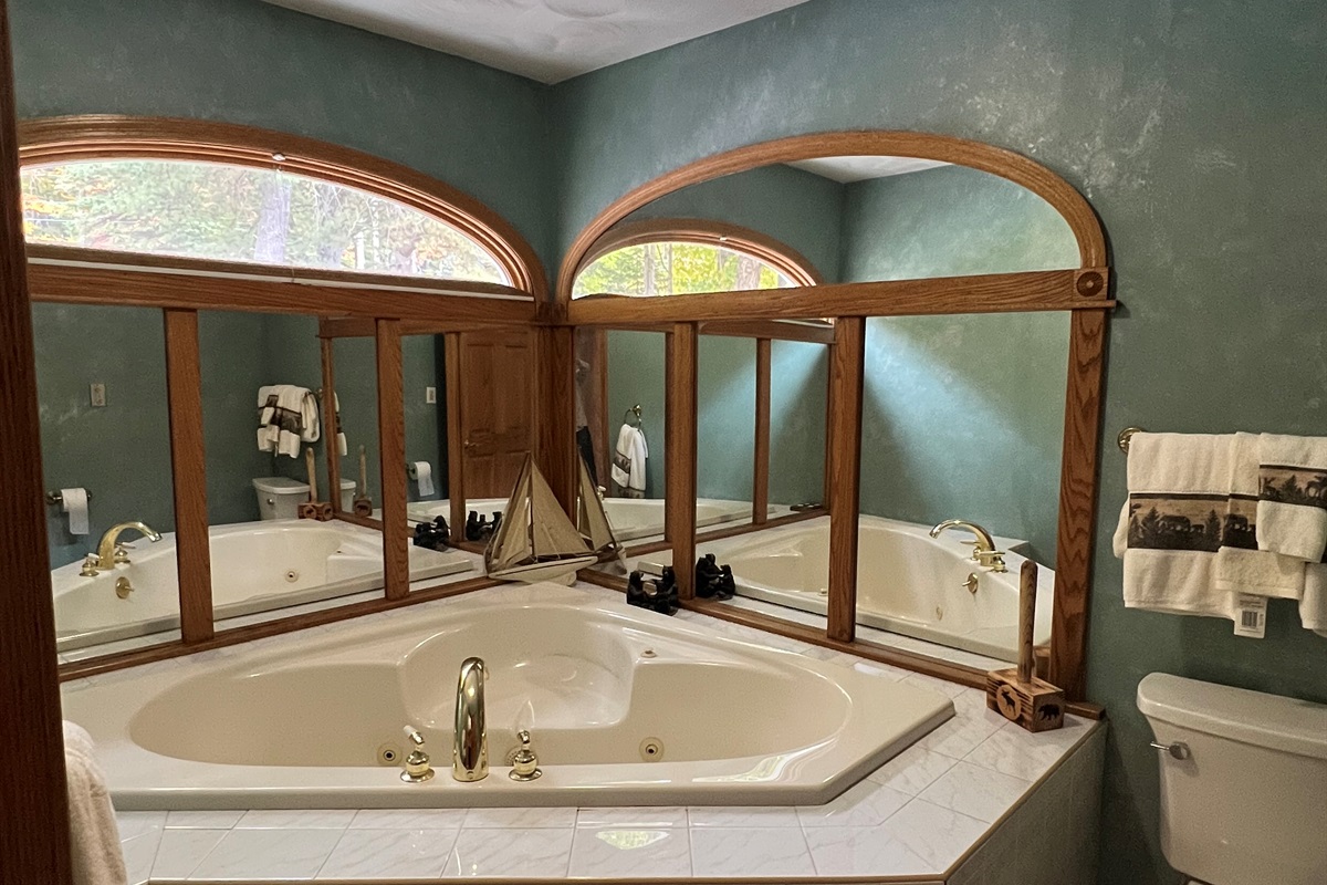 Master jacuzzi tub