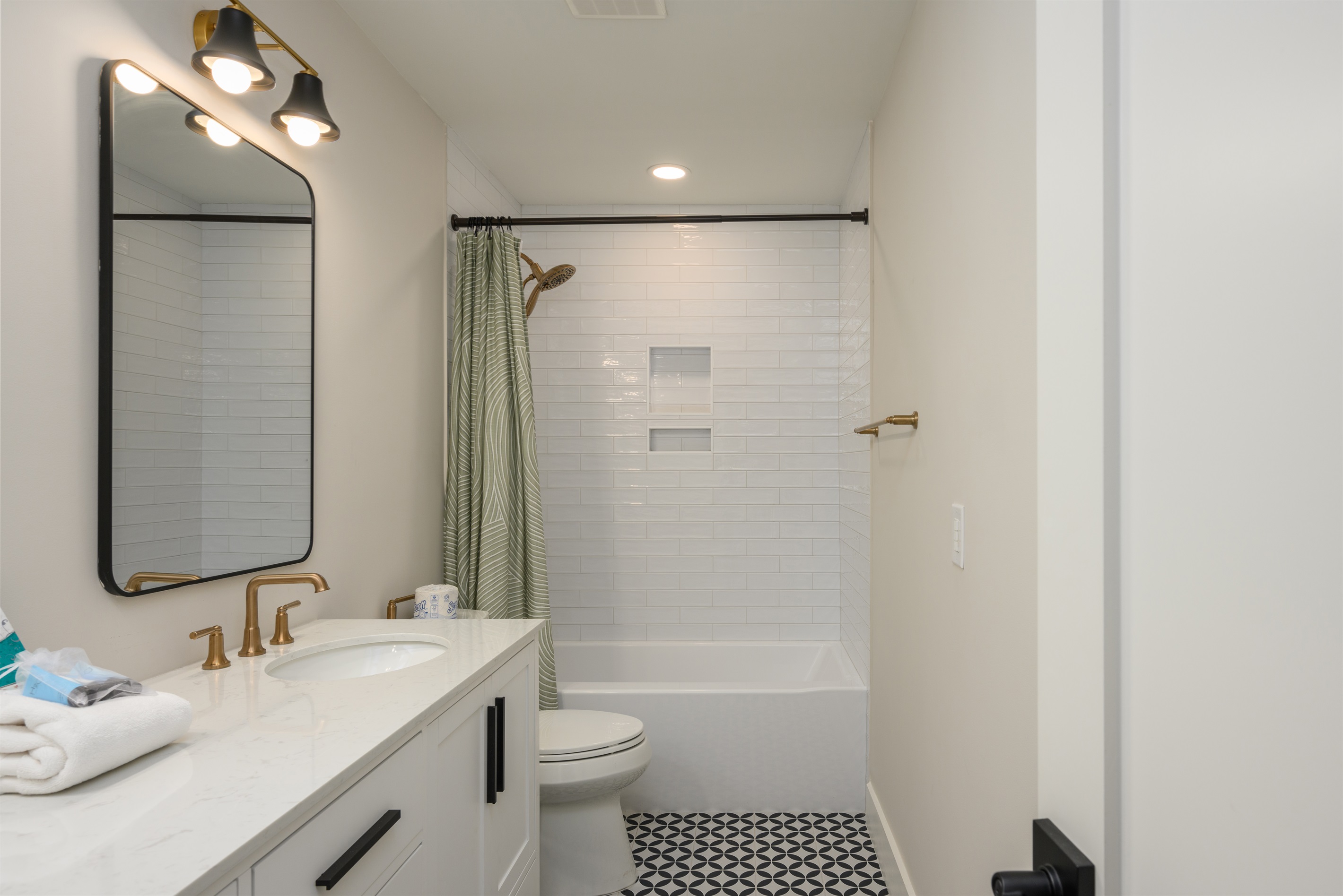 2nd full bathroom serves the 2nd king bedroom and kid's bunk bedroom