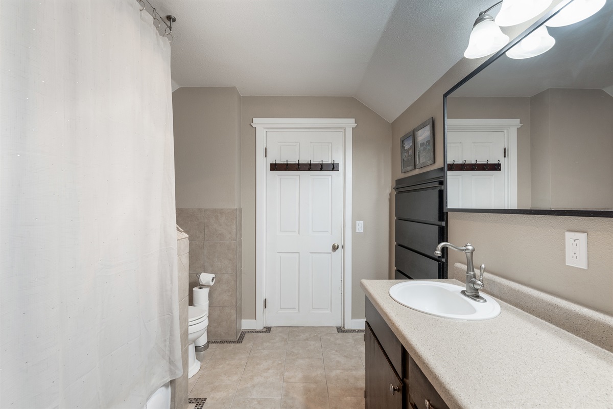 Kitchen opens into bathroom
