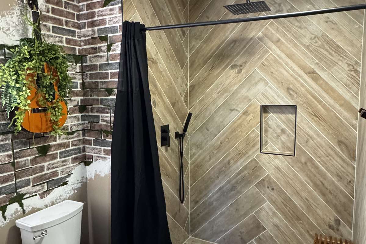 Zero entry shower