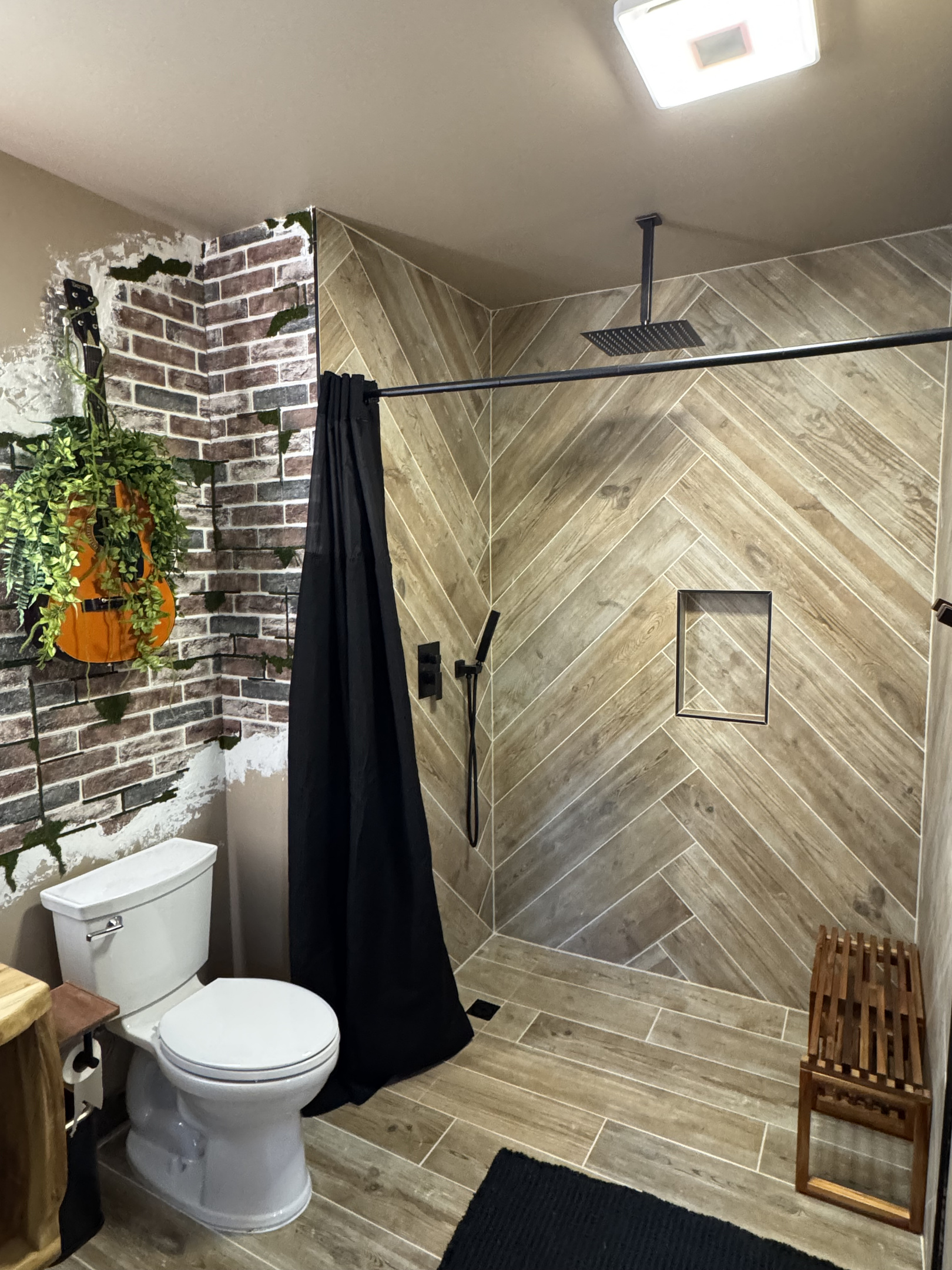 Zero entry shower
