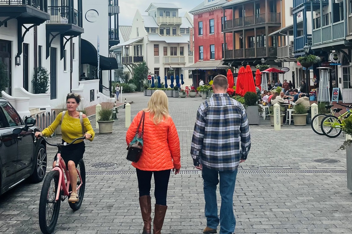 5 minute walk to restaurants and shopping