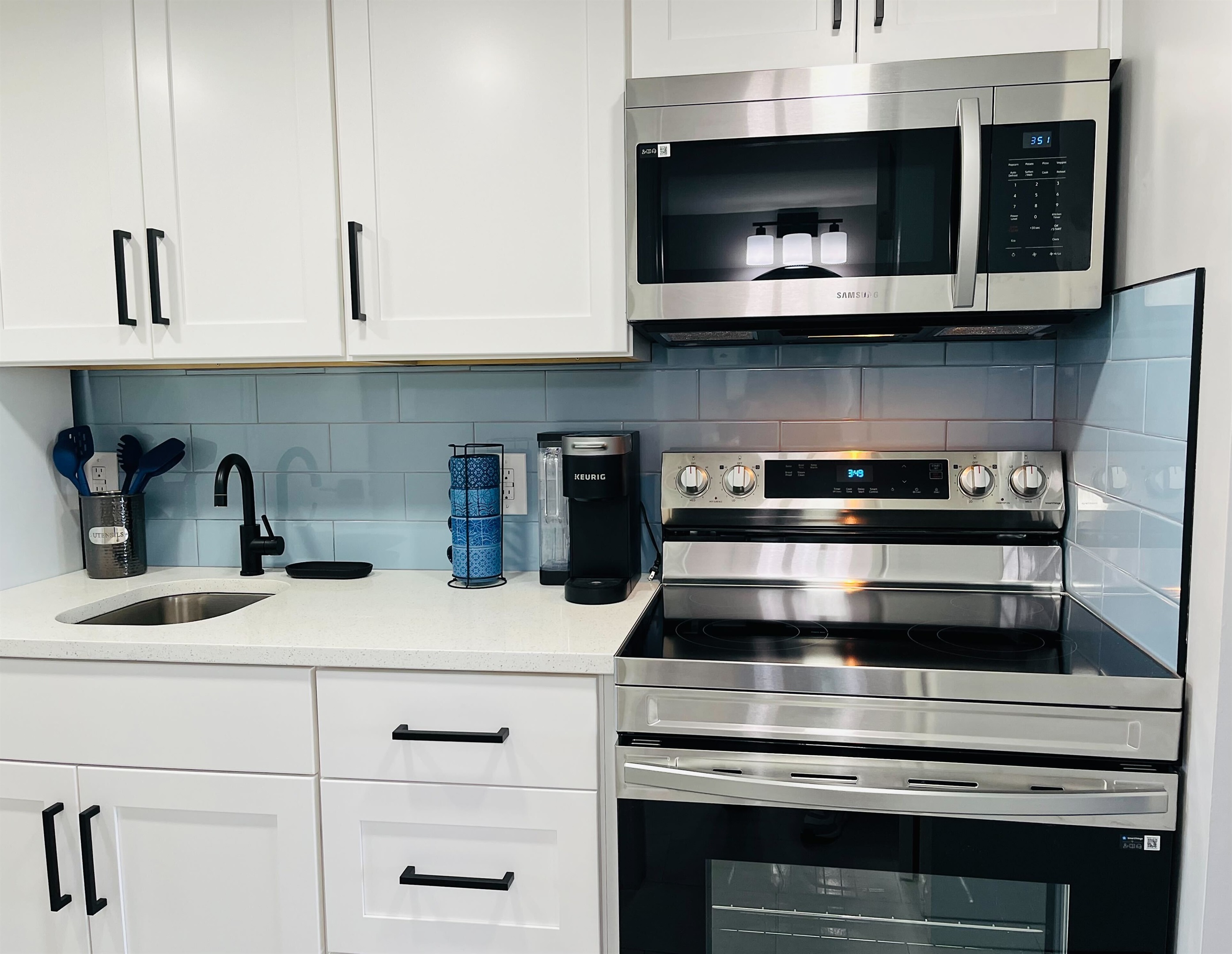 Fuel up for a day of sun-soaked adventures with a quick and delicious meal prepared in our beachside kitchen. Get set to soak up the fun with energy to spare!