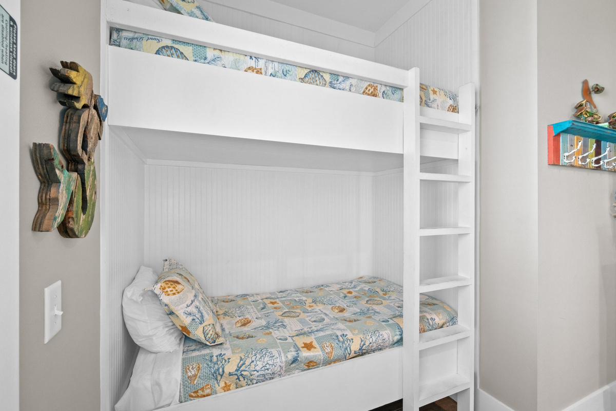 2nd floor twin bunk nook