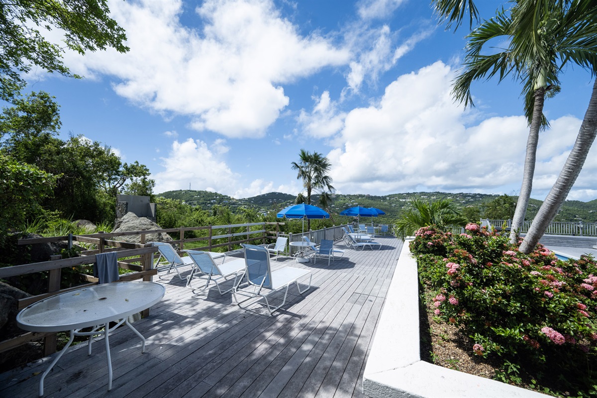 A quiet corner of the pool area for your enjoyment.
