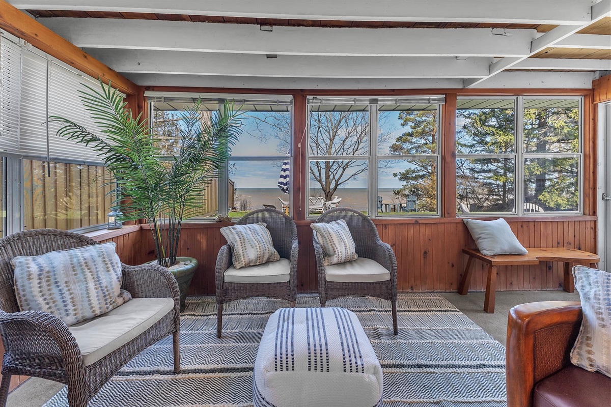 486e0eb1e103448e9347627db0d80250 Large