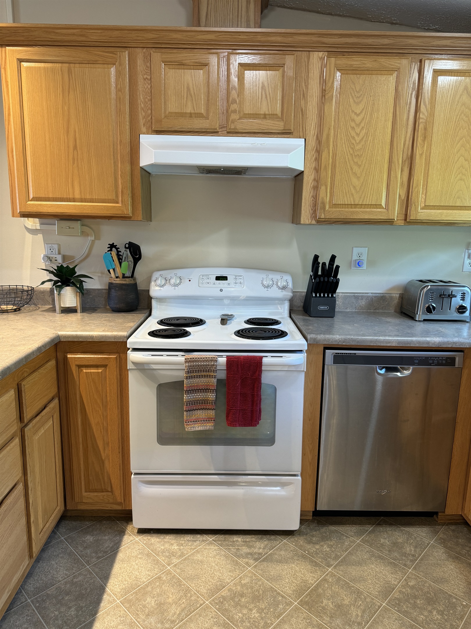 Fully stocked kitchen with tons of gadets