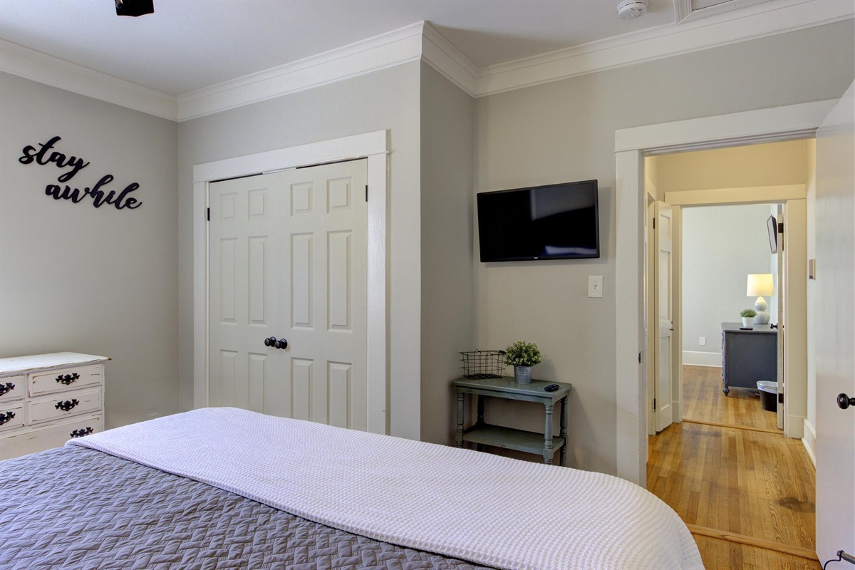 Bedroom #1: King Bed, TV, Jack-and-Jill bathroom shared with Bedroom #2