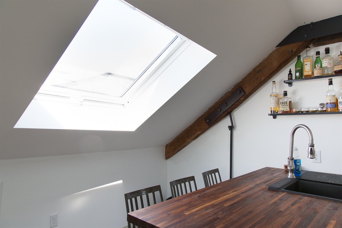 Kitchenette: Sunlit space with rustic charm, perfect for culinary adventures and gatherings!