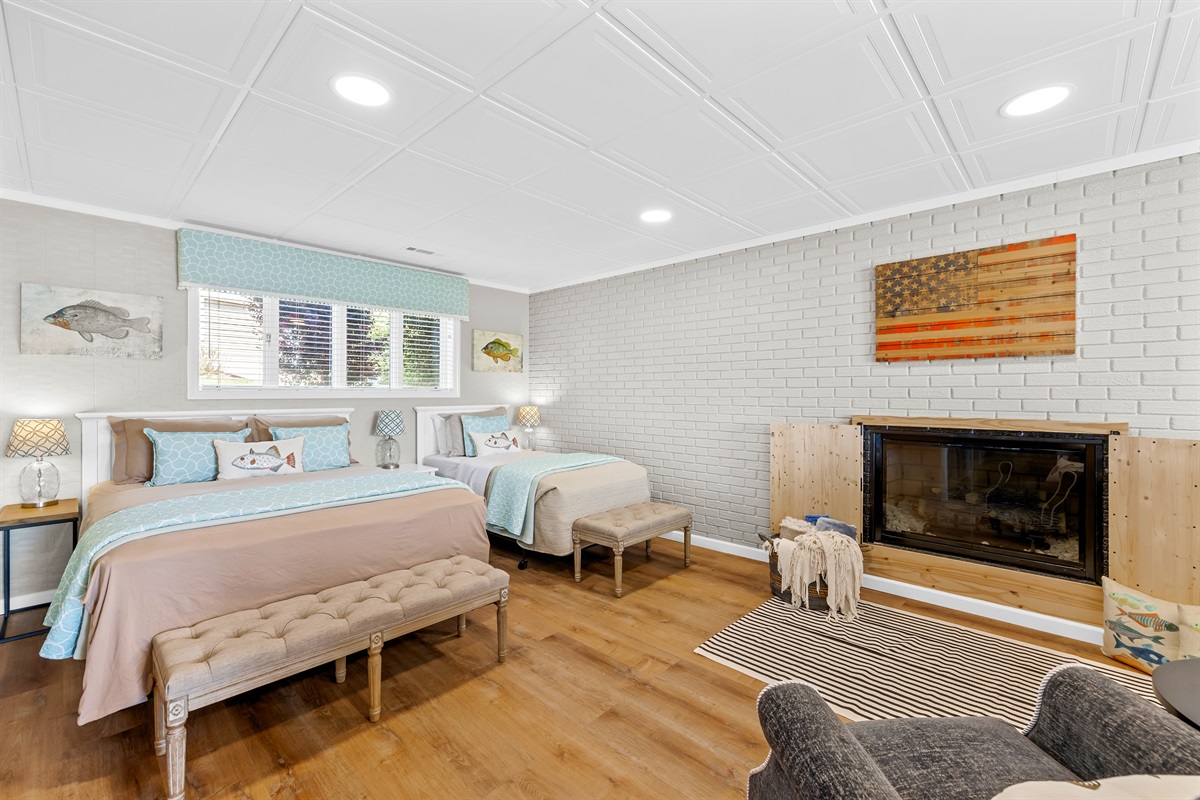 Queen size bed and Twin size bed perfect for recharging after a day at the lake. 