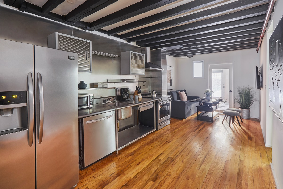 Unit 1 - Fully stocked Kitchen