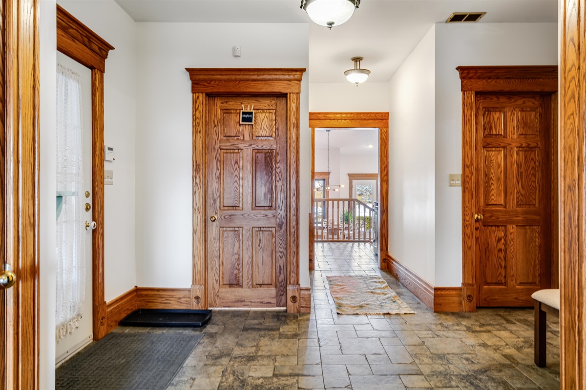 Entranceway to the Horzen Suite.