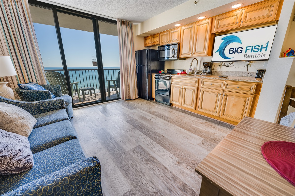 Amazing Living Room with Stunning Views🌊☀️