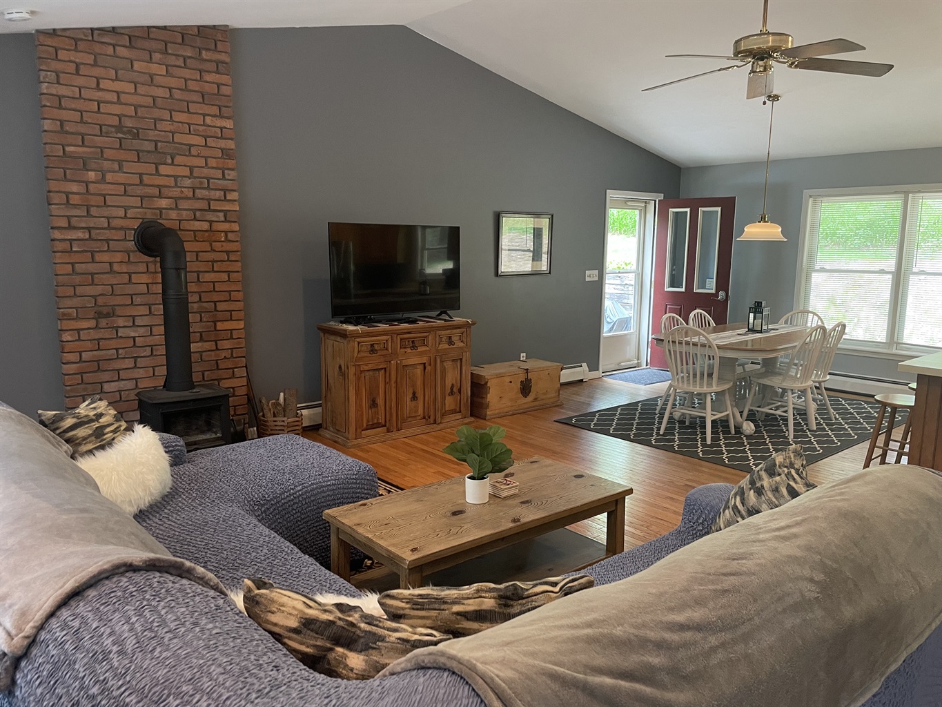 Open concept living/dining area