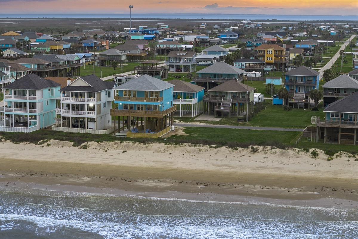 48b2383504f444ba97989f6b82733598 Large | Beachhouse | Texas | TX | Vacation Homes | Galveston | Crystal Beach | Kokomo | Breezy Days | Beachfront Elegance | Sunrise Serenity | Southern Sands Property Management, LLC