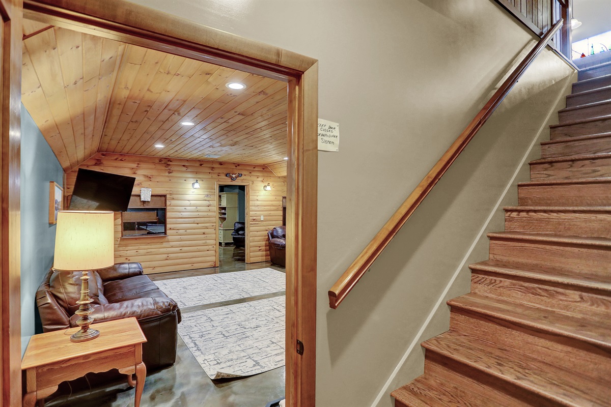 steps down to basement