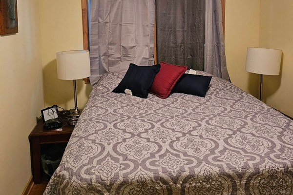 Queen bed