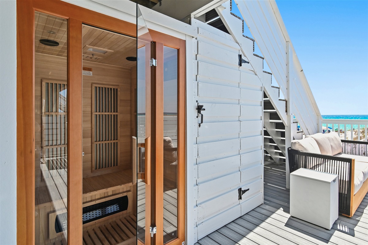 Green Reef 1 has a Sauna and fully-enclosed outdoor shower!