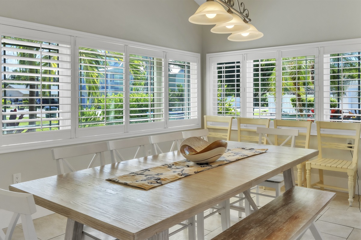 Dining area for the whole family – Anna Maria Island vacation rental