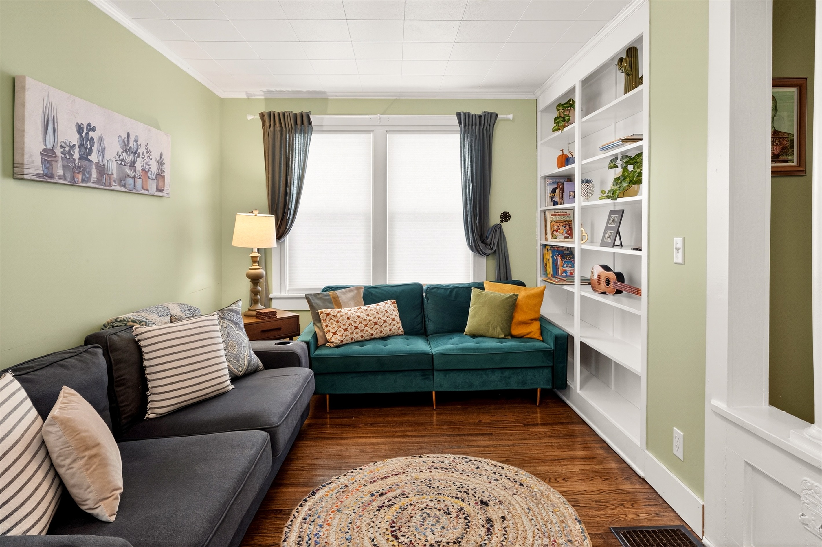 Cozy main floor living room