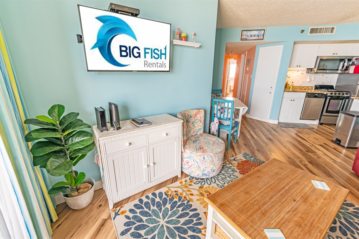 Living Room with Stunning Views🌊☀️