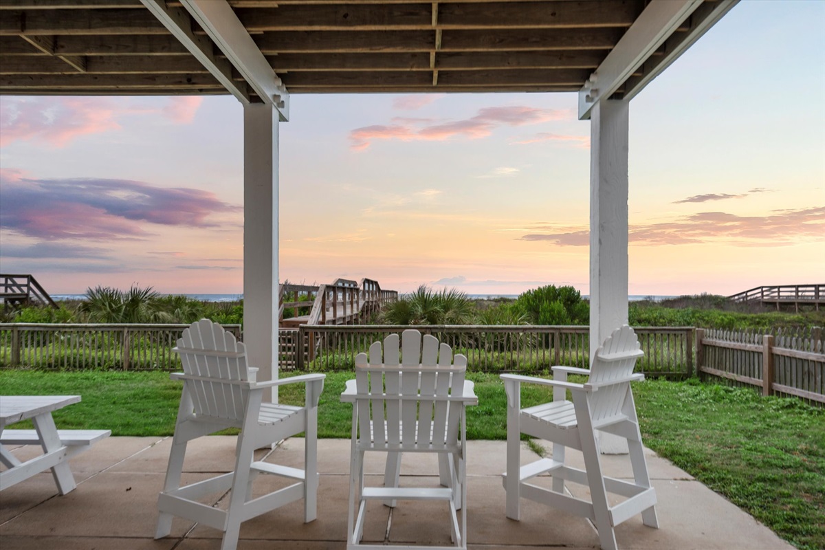 48d880e005d44116bb1b114e8c364021 Large | Beachhouse | Texas | TX | Vacation Homes | Galveston | Crystal Beach | Kokomo | Breezy Days | Beachfront Elegance | Sunrise Serenity | Southern Sands Property Management, LLC