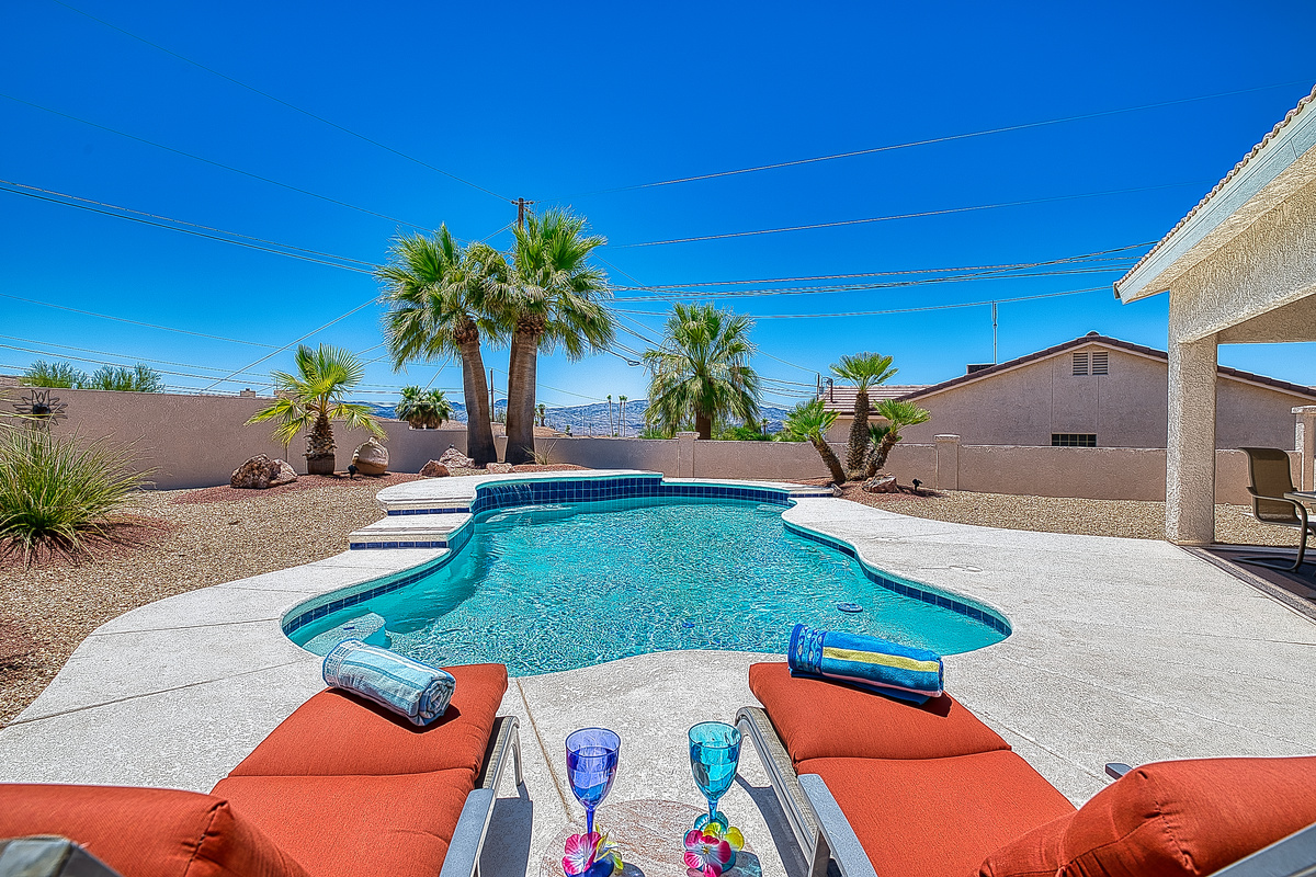 Lounge poolside