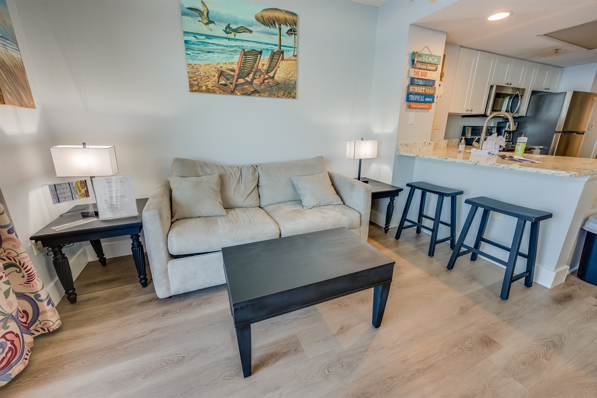 Living Room with Stunning Views🌊☀️