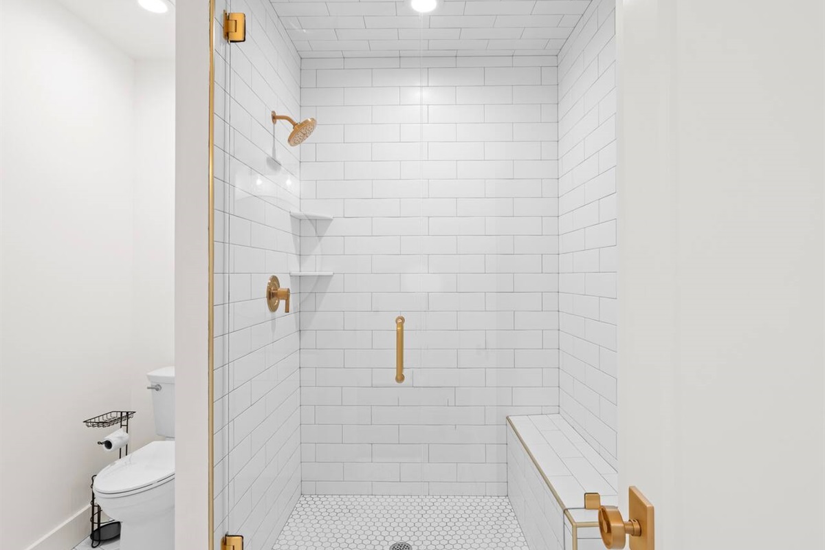 Full Bathroom - Guesthouse