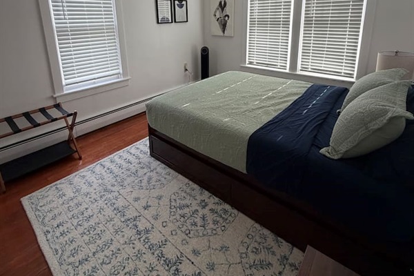 Queen bed with pulled out twin trundle
Extra blanket, blankets sheets and pillows are in closet