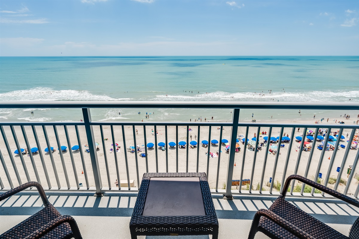 Balcony with Amazing Views of the Ocean🌊☀️