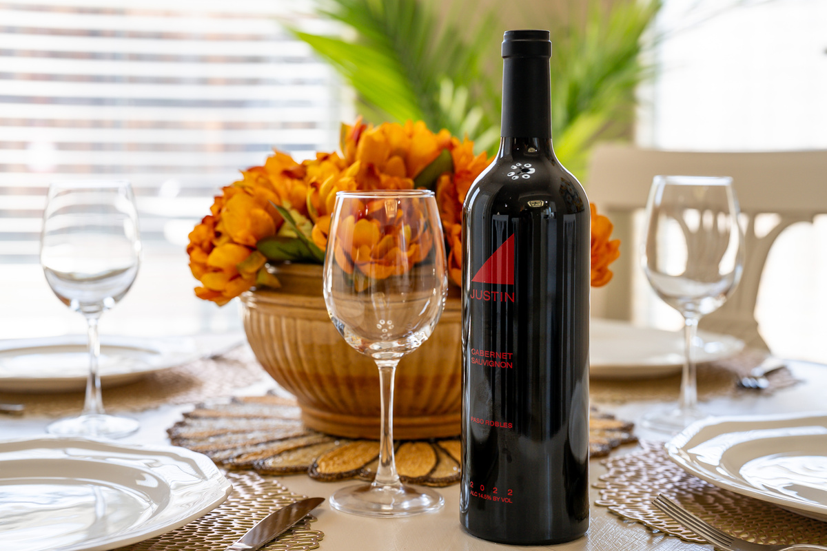 Share meals, celebrate special moments, or enjoy a relaxing evening together around the welcoming dining table.