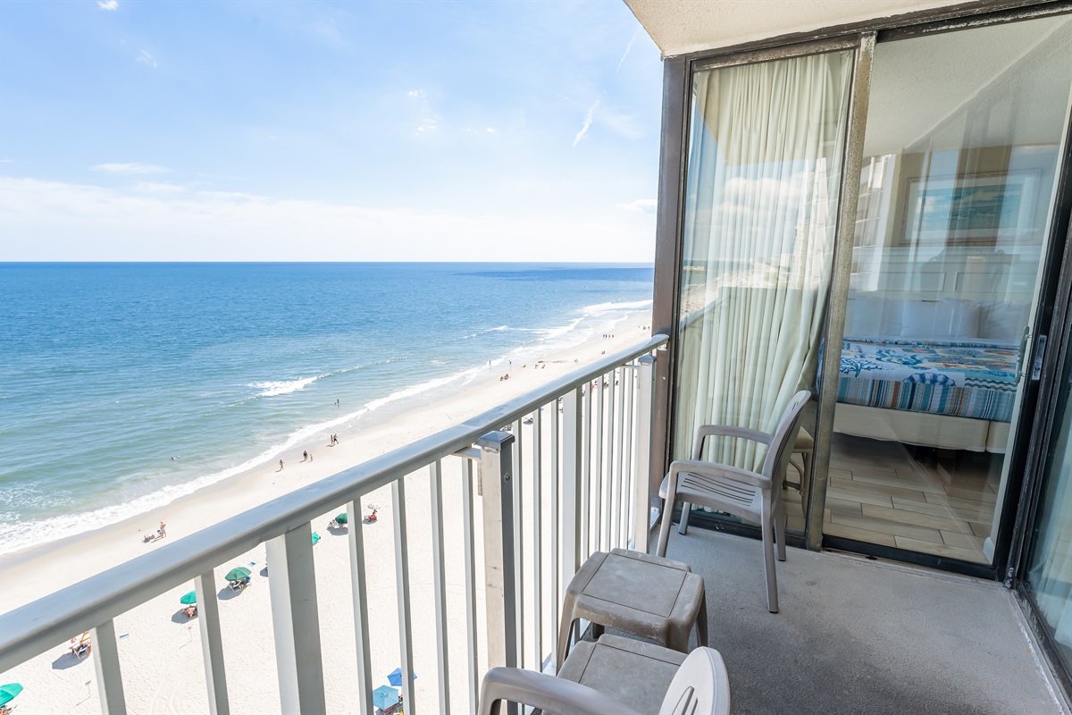 Balcony with Amazing Views of the Ocean🌊☀️