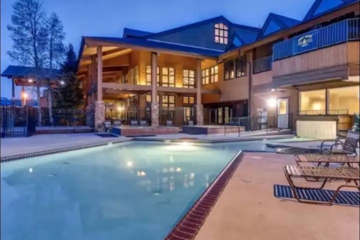 The Outdoor Pool