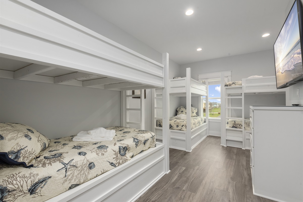4944886be1d34a28abc5cce353350d65 Large | Beachhouse | Texas | TX | Vacation Homes | Galveston | Crystal Beach | Kokomo | Breezy Days | Beachfront Elegance | Sunrise Serenity | Southern Sands Property Management, LLC