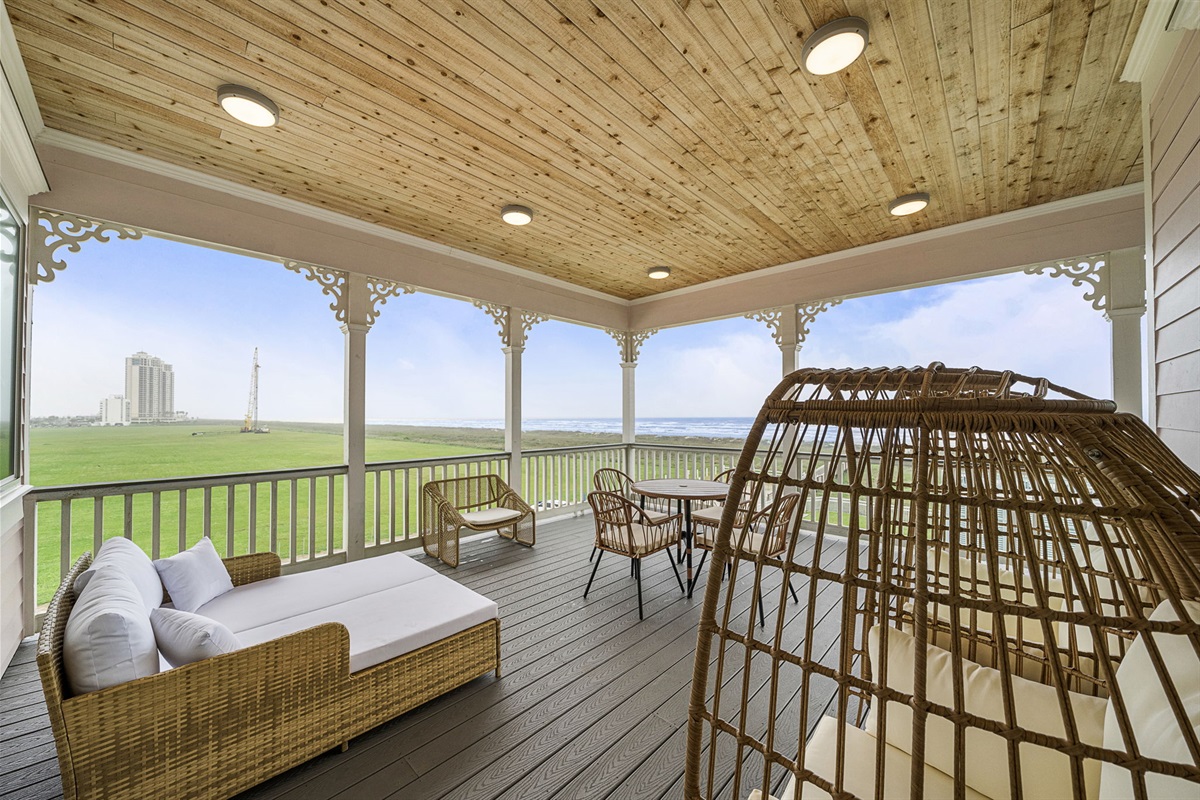 494aa740165b42e099ca09f0a939925e Large | Beachhouse | Texas | TX | Vacation Homes | Galveston | Crystal Beach | Kokomo | Breezy Days | Beachfront Elegance | Sunrise Serenity | Southern Sands Property Management, LLC