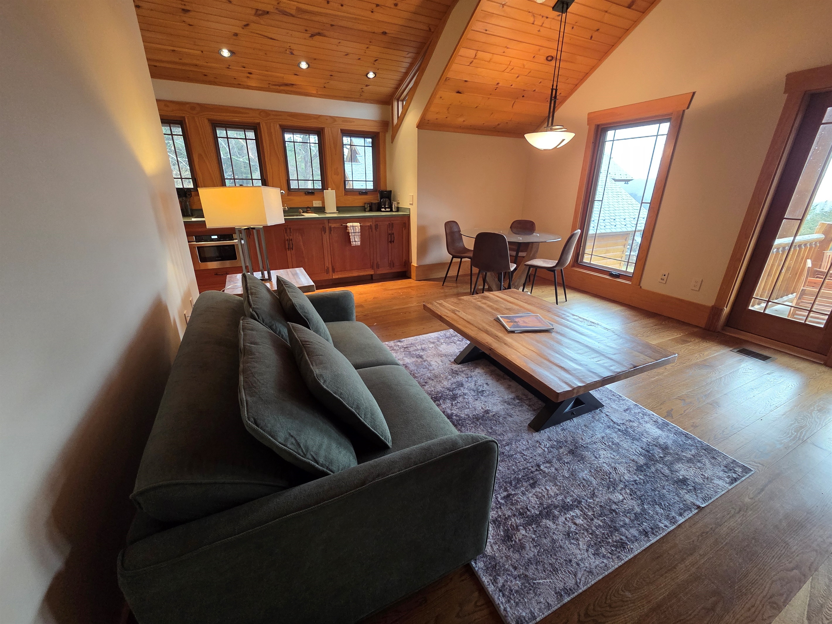 Livingroom in separate carriage apartment over garage