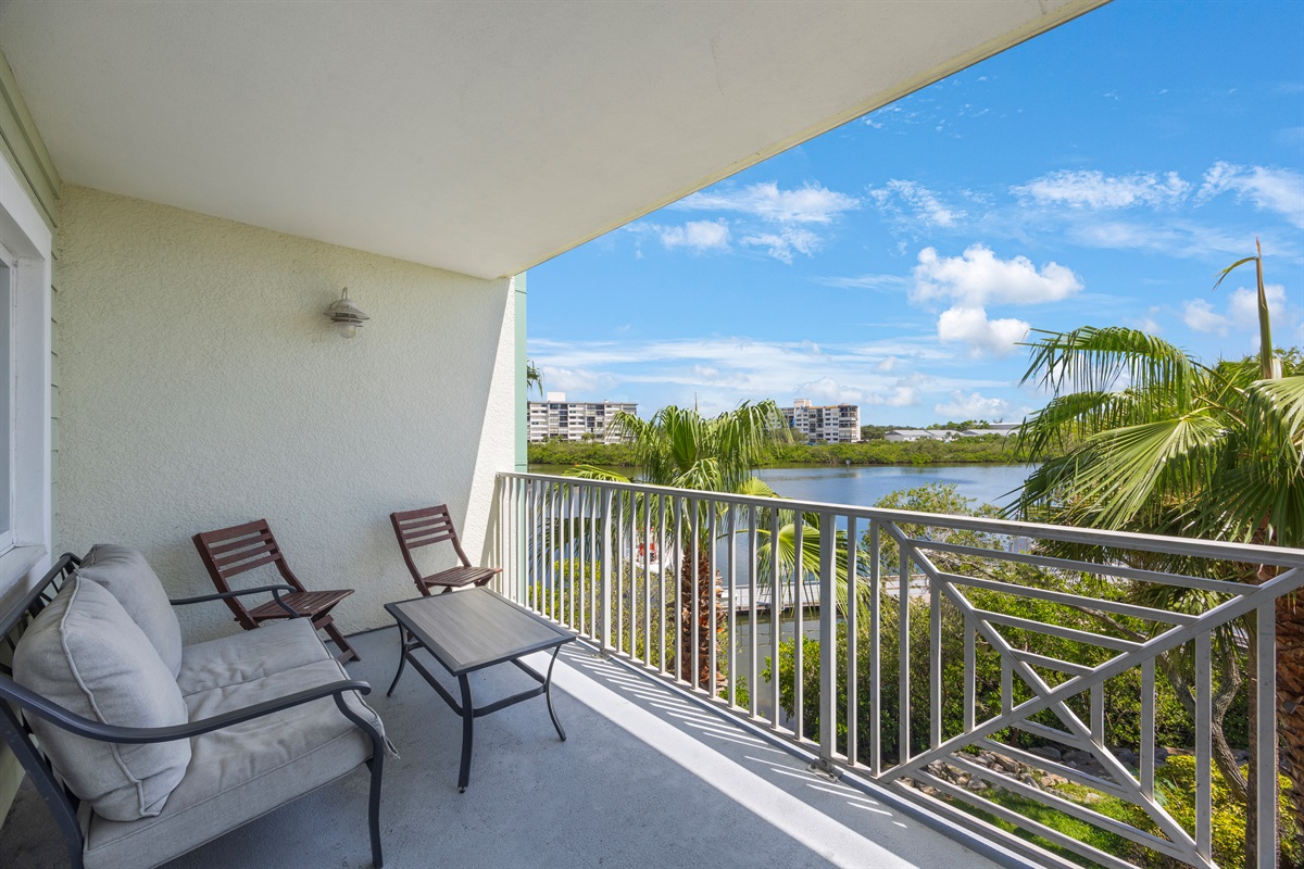 View of the Intracoastal waterway from Private Balcony!