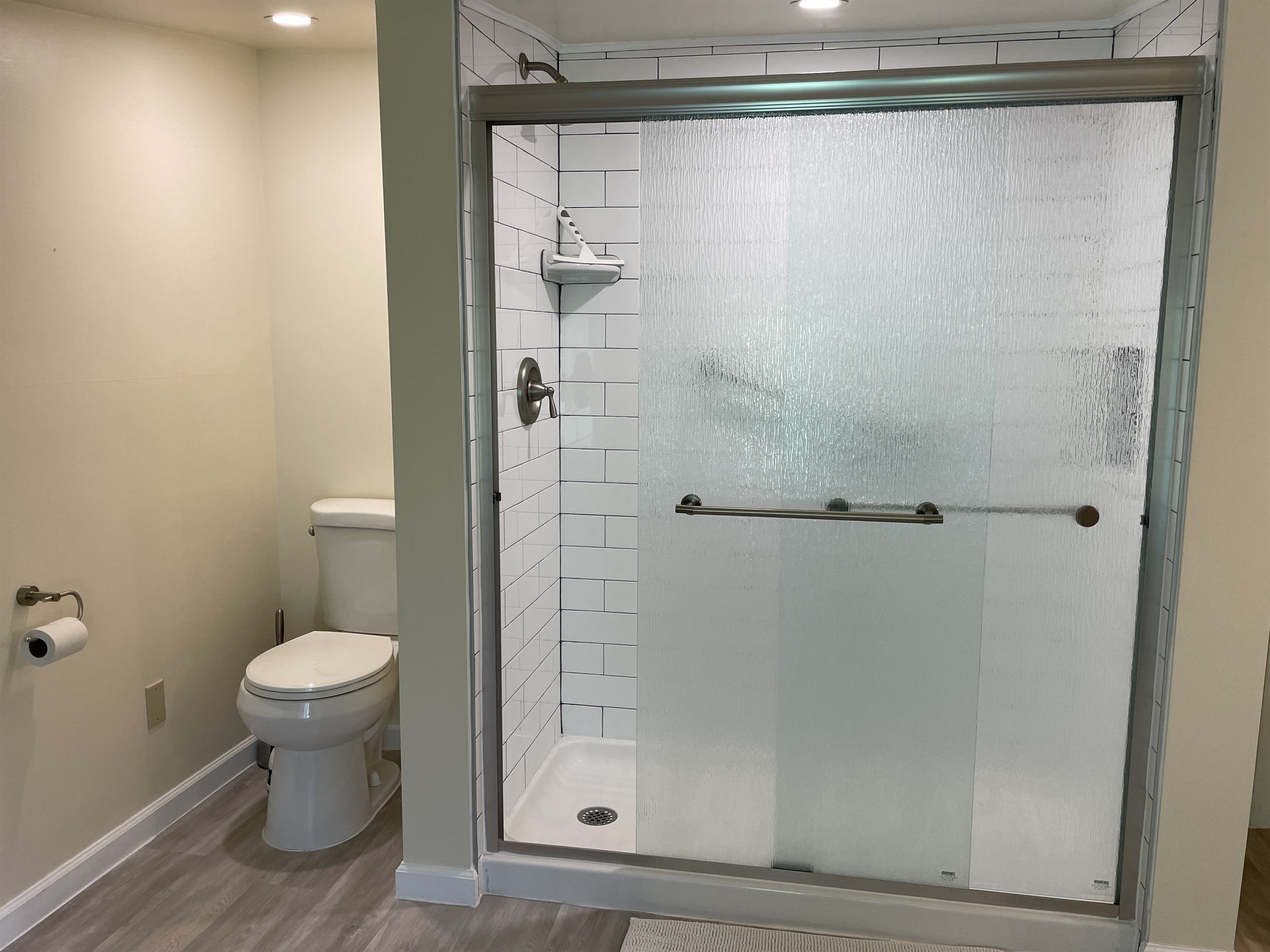 2nd floor bath off hallway #2