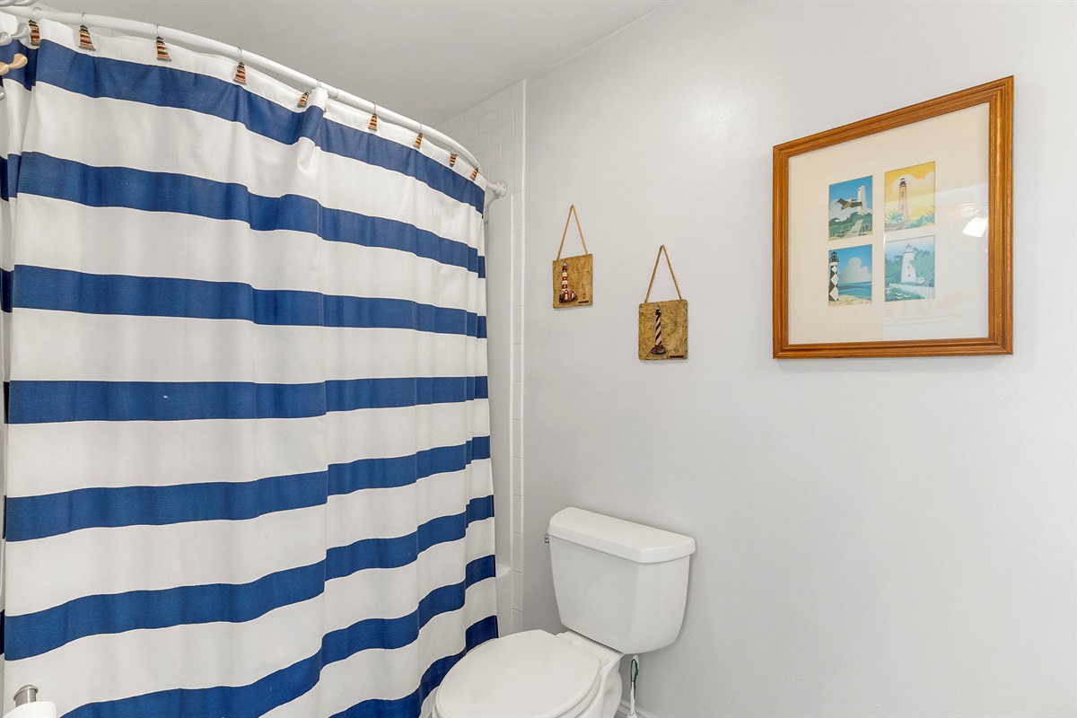 The queen en-suite bathroom offers a tub/shower combo.