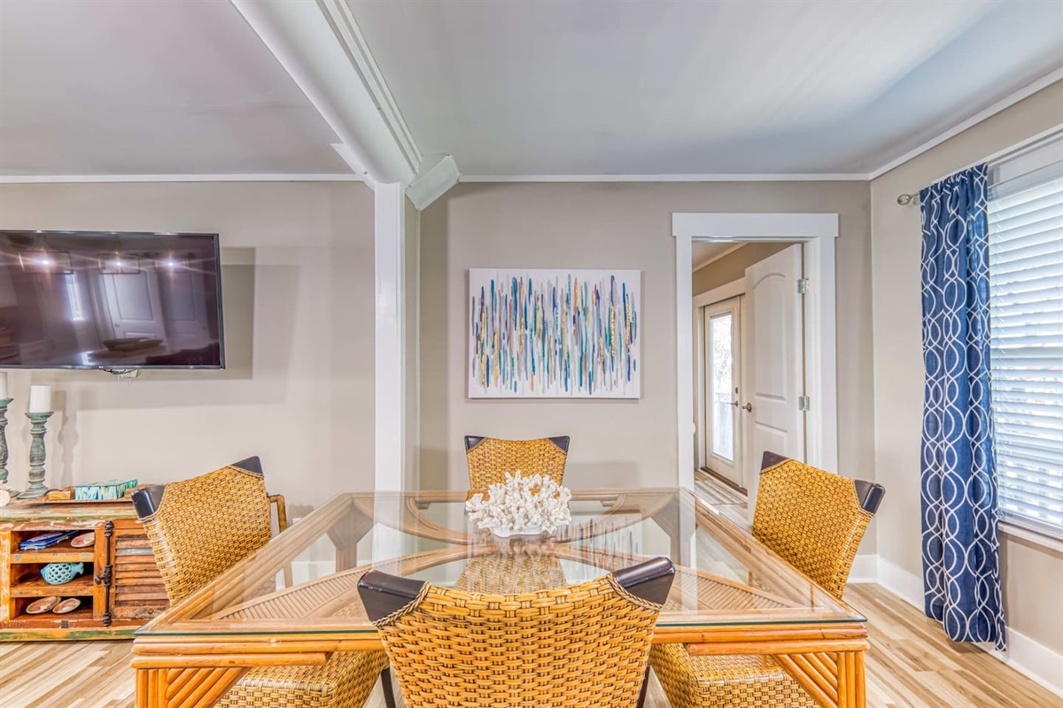 Dining Room: Bright and airy, perfect for meals and memories with family and friends!