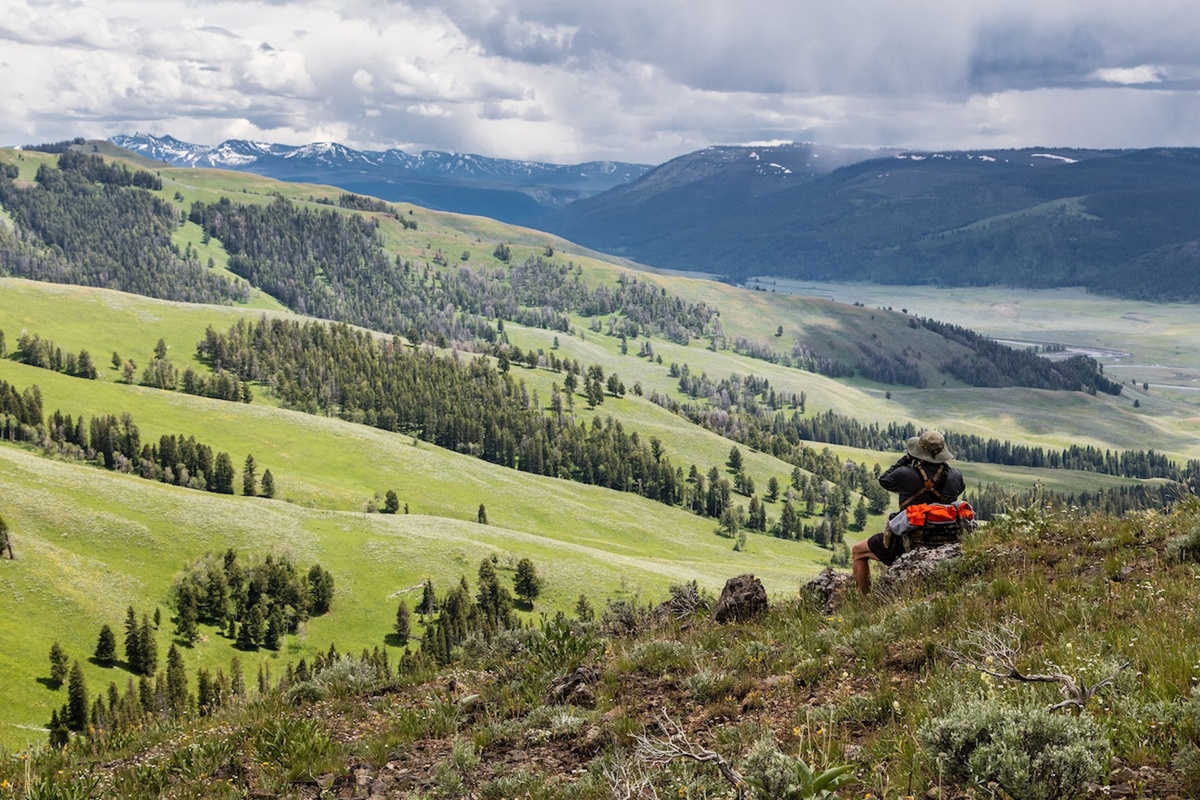 Beautiful Yellowstone National Park, known for its breathtaking views, is a mere 20 minutes away.