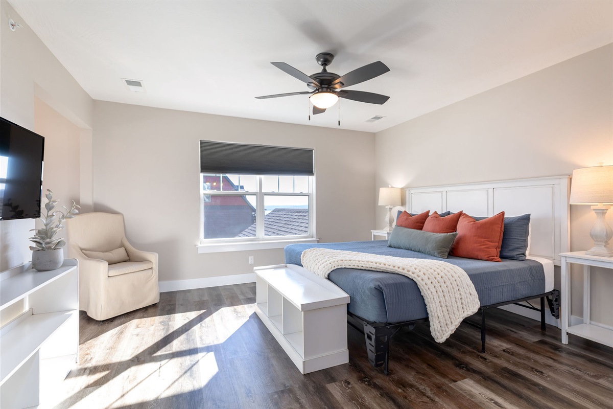 Upper level King bedroom #1 bedroom w/ ensuite