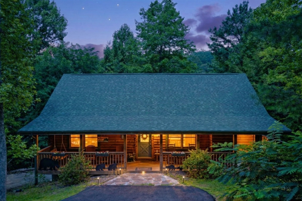 Experience the perfect blend of mountain serenity and downtown convenience at 8 Bears Lodge. This spacious 5-bedroom cabin offers a true Smoky Mountain retreat, located just 3 miles from the heart of downtown Gatlinburg, TN.